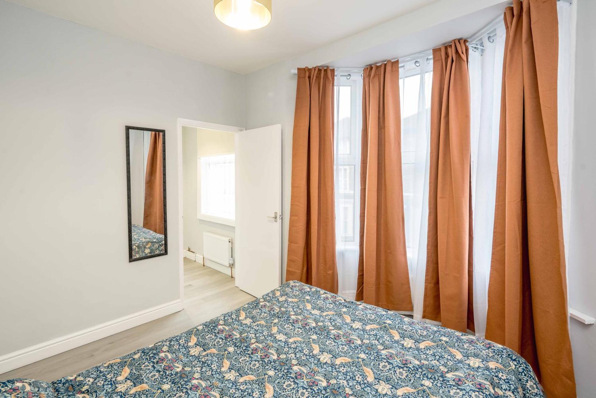 Free Parking, 2 Beds,Close To Train Station Bedford Exterior foto